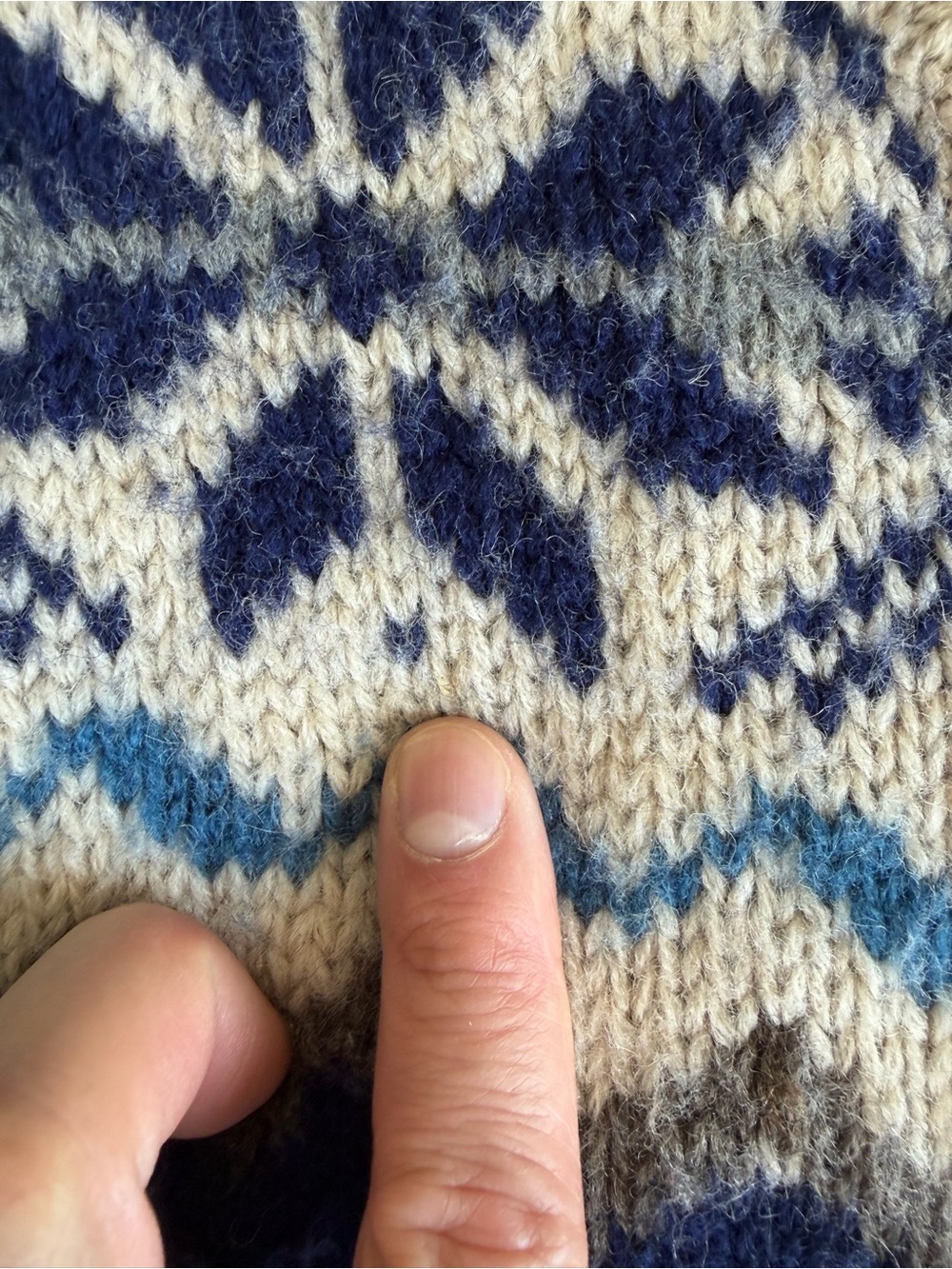 Cozy Abercrombie & fitch Fair Isle Crewneck Sweater in Cream and Navy - Picture 5 of 6
